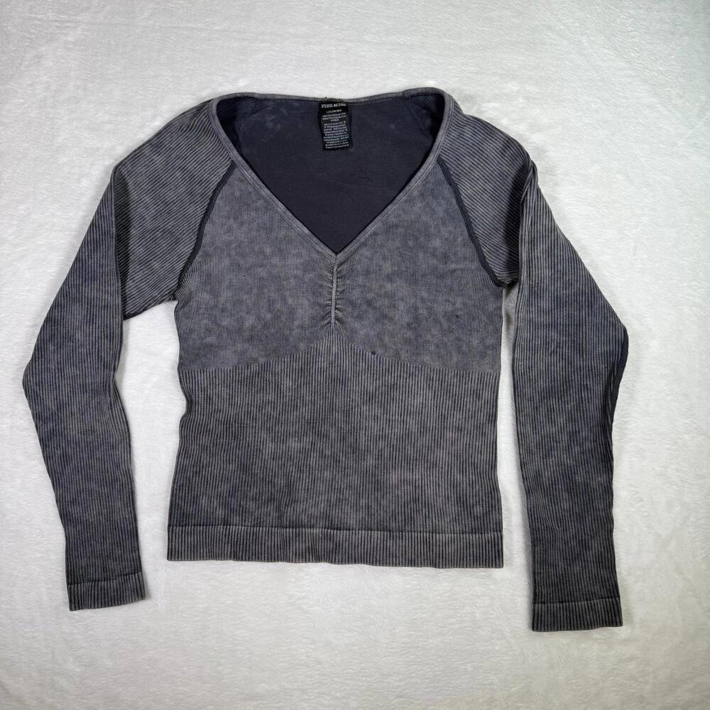 Victoria’s Secret PINK‎ Active Long sleeve Gray Crop top Size Large